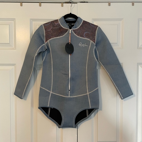 NWT Resin vestal surf suit - Picture 5 of 16